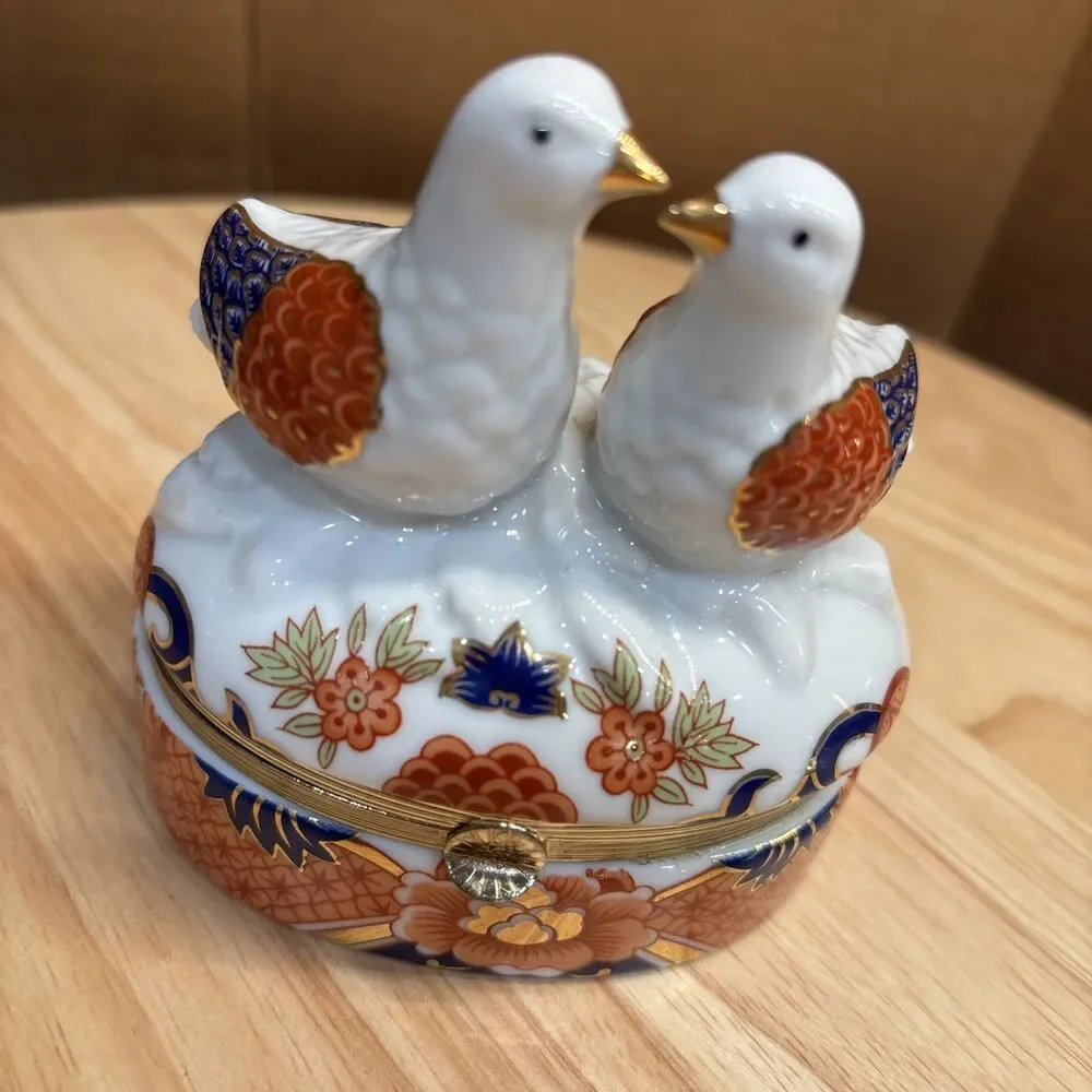 VTG Andrea by Sadek Imari Dove Love Birds Porcelain/hinged  Trinket Box